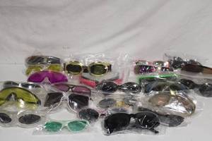 lot 253 image: Collection of 20 Vintage Sunglasses in Various Styles