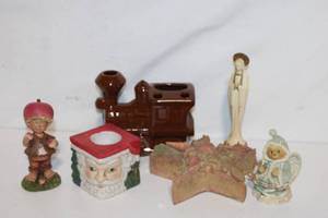 lot 264 image: Collection of 6 Decorative Figurines and Candle Holders