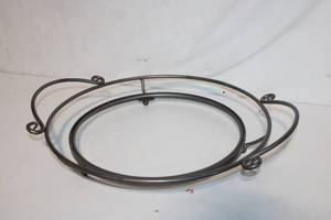 lot 271 image: Decorative Metal Wire Plate Holder