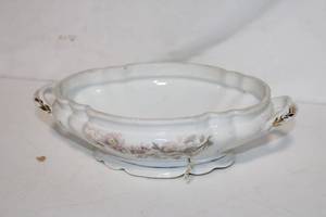 lot 275 image: Antique Porcelain Bowl with Floral Design and Gold Accents