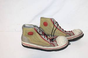 lot 281 image: Pair of Used Vintage High-Top Sneakers