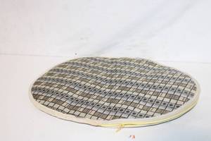 lot 284 image: Reversible Zippered Cloth Cover with Colorful Interior Pattern