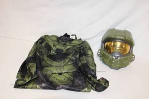 lot 326 image: Master Chief Spartan Costume Set with Helmet