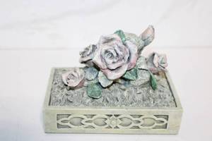 lot 336 image: Vintage Stone Rose Flower Decorative Box