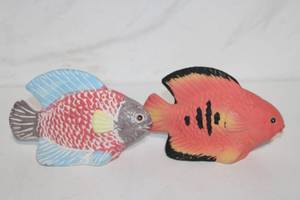 lot 337 image: Set of 2 Le Vie Art Ceramic Fish Figurines