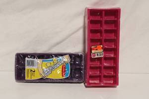 lot 345 image: Set of 2 Ice Cube Trays in Pink and Purple