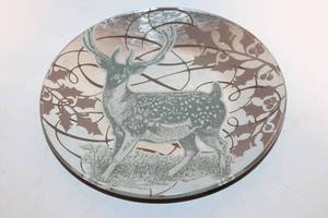 lot 393 image: Vintage Decorative Deer-Themed Plate