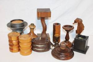 lot 401 image: Collection of 12 Wooden Candle Holders and Decorative Items