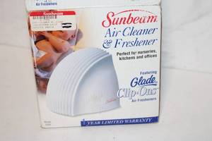 lot 404 image: Sunbeam Air Cleaner & Freshener with Glade Clip-Ons