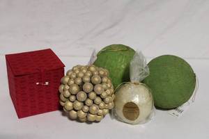 lot 405 image: Collection of Holiday Decor Items and Candle