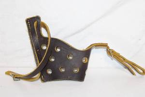 lot 424 image: Leather Slingshot Y-Band with Adjustable Straps