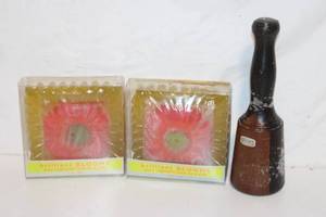 lot 425 image: Decorative Flower Soap Set with Vintage Wooden Mallet