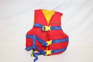 lot 431 image: Stearns Child Life Vest 30-50 lbs