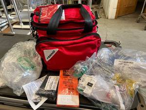 lot 22 image: $$$ Ferno First-In Life Support Trauma Bag With Contents - Excellent Condition