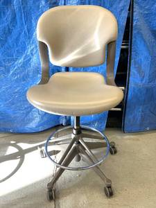 lot 26 image: High Quality Herman Miller Equa Height Adjustable Lab Stool With Foot Ring - Great Working Condition