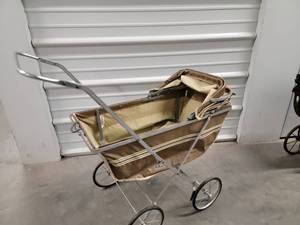 Vintage Easy Fold Doll Carriage by Walsh