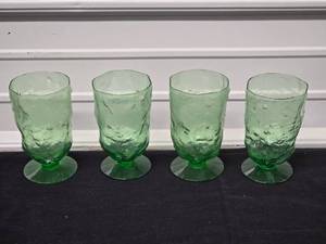 Retro Crinkle Green Water Goblets