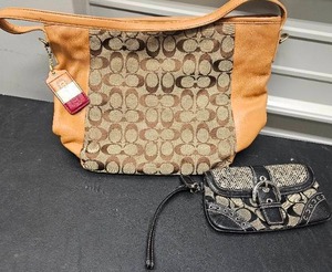 Coach Shoulder Bag Purse and Wristlet