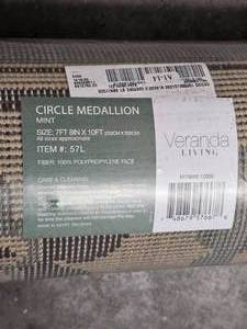 NEW  Circle Medallion Mint Pattern Polyester Rug from Veranda Living 7 X 8 ft