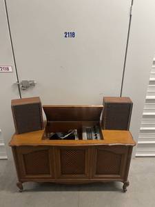 Retro Clairtone Cabinet Stereo Turntable