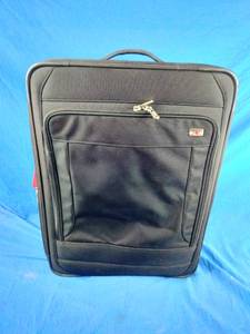 lot 23 image: Victorinox Luggage