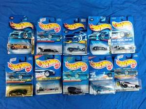 lot 41 image: 10 New Carded Hot Wheels
