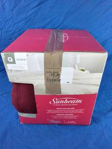 lot 95 image: Sunbeam Fleece Heated Electric Blanket - Queen -  Garnet