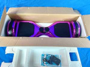 lot 96 image: GlareWheel 200-Watt 36V Hoverboard - Purple