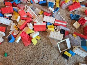 lot 2 image: Vintage toy bricks