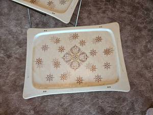 lot 9 image: TV Trays