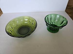 lot 78 image: Vintage Bartlett Collins Bowl and Anchor Hocking bowl