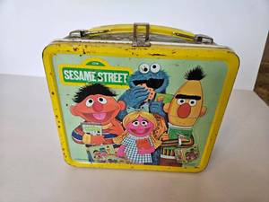 lot 85 image: Lunchbox - Sesame Street