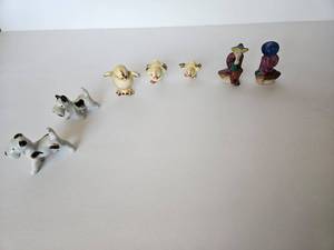 lot 86 image: Knick knacks