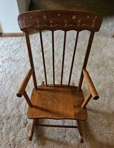 lot 109 image: Rocking Chair