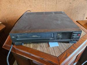 lot 134 image: Emerson VCR
