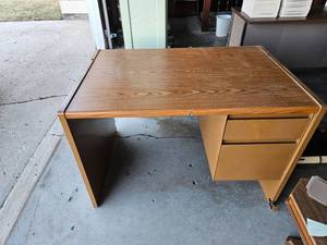 lot 140 image: Heavy Metal Desk