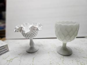 lot 146 image: Milk Glass
