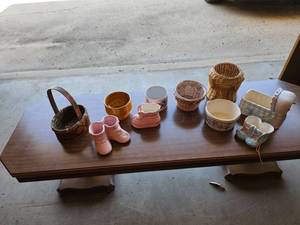lot 168 image: Planters and Baskets
