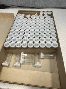 lot 7 image: Half Box of Shell Vials, 25x52mm, Snap Caps included