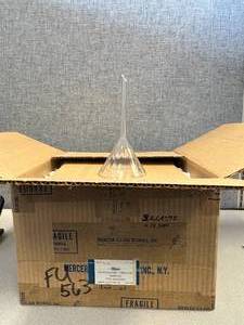 lot 22 image: 24 - Convoluted Chemical Funnels 100mm Diameter, Mercer Glass