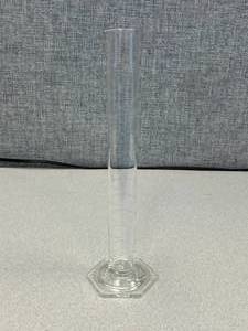 lot 26 image: 1 - 100ml Graduated Cylinder Single Scale Mercer Glass