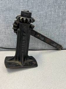 lot 38 image: Vintage Crank Jack Stand. Needs Repair. Cool Display