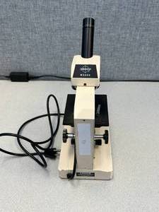 lot 42 image: Student Microscope, Swift M3200 4x10x40x