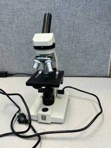 lot 45 image: Student Microscope, National 4x10x40x