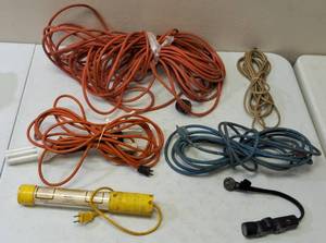 lot 54 image: (2) Lights, (1) Mini Power Strip & (3) Extension Cords