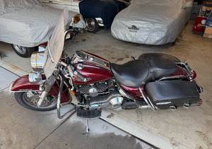 lot 3 image: 2002 Harley Davidson FLHRCI Burgundy Road King Classic Fuel Motorcycle - EXCELLENT CONDITION