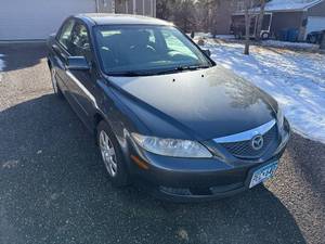 lot 7 image: 2005 Mazda 4D M61 Sedan in Dark Grey