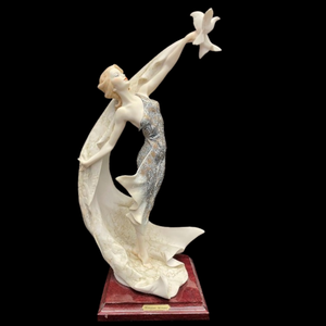 lot 312 image: Giuseppe Armani Freedom Porcelain Figurine