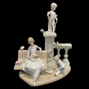 lot 333 image: Lladro Porcelain Figurine A Moments Rest