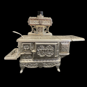 lot 385 image: Antique Salesmans Sample Cast Iron Rival Stove Auction Estimate $1000 - $1500